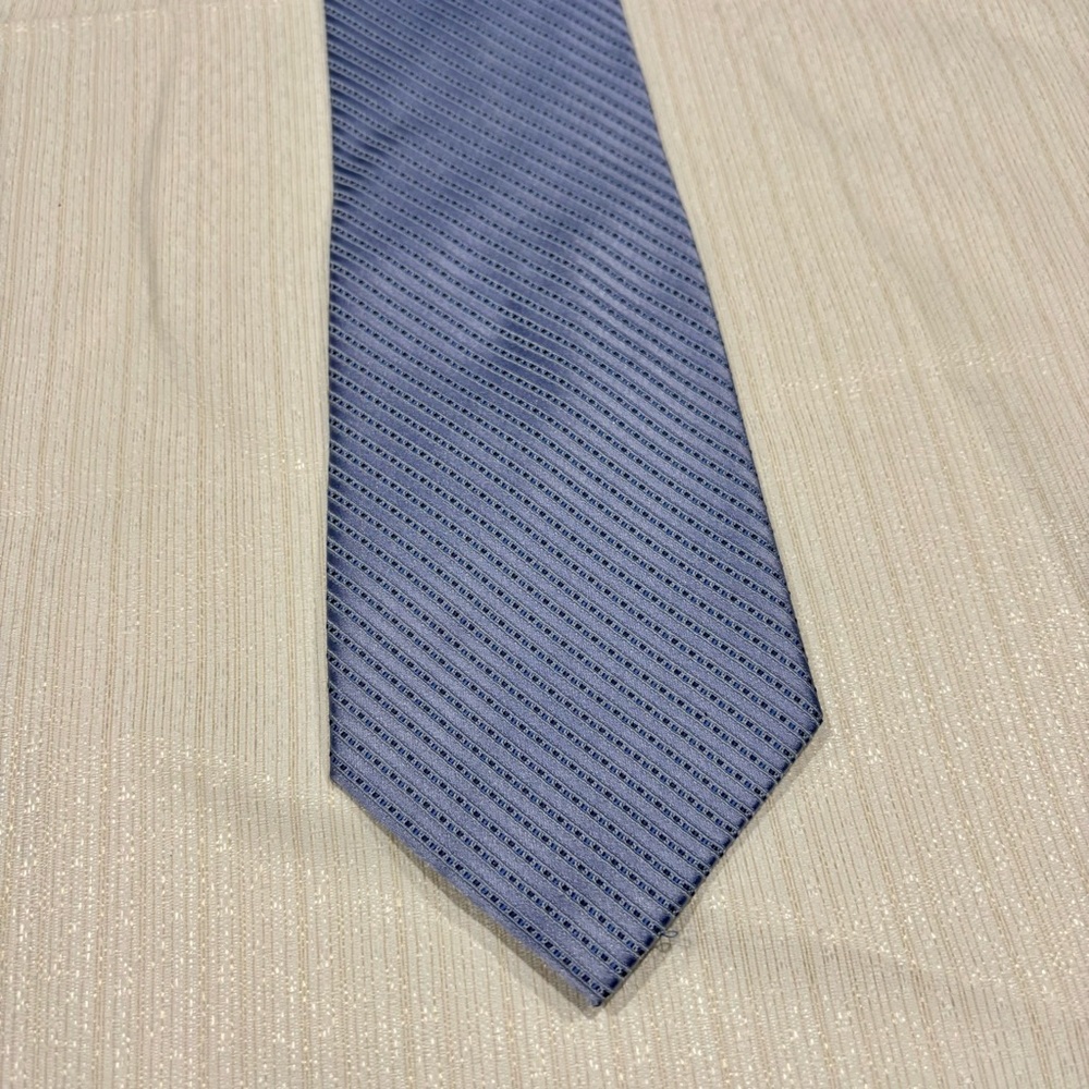DKNY 100% silk tie in a periwinkle blue color